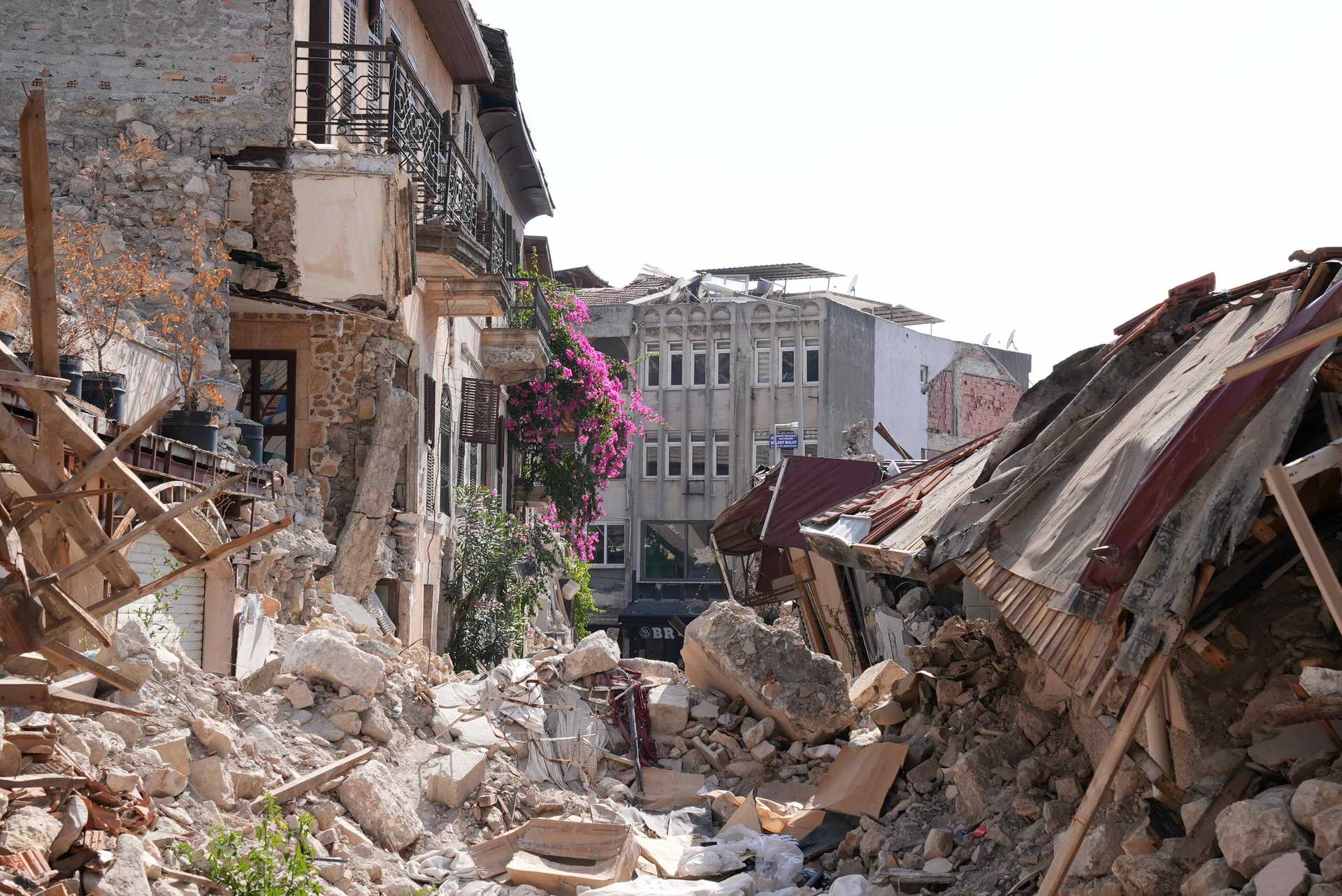 Streets of Antakya after the earthquake. Everywhere is rubble.